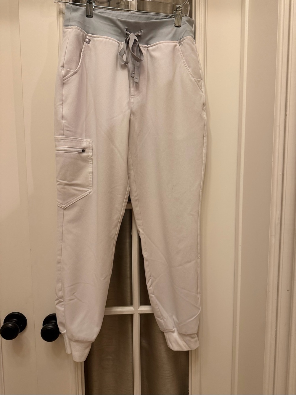 SMALL Petite White Figs Scrub Zamora Joggers LIKE NEW